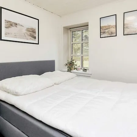 4 Person Holiday Home In Millinge-By Traum *