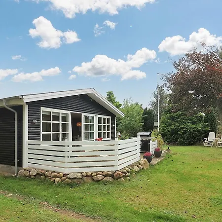 Hébergement de vacances 4 Person Holiday Home In Millinge-By Traum